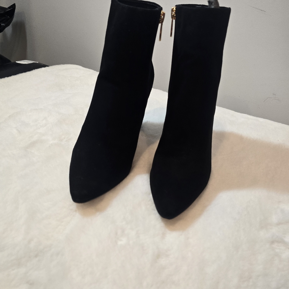 Vince Camuto Elegant Black Women's Boots